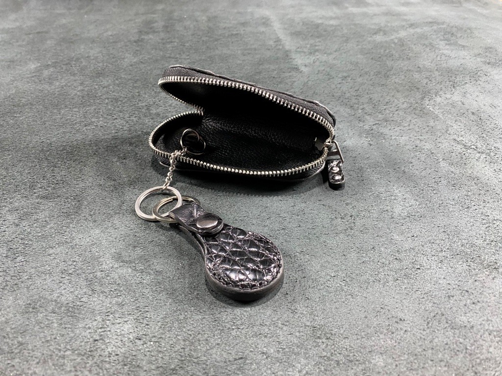 Шкіряна ключниця та брелок для зберігання чіпа домофона зі шкіри крокодила