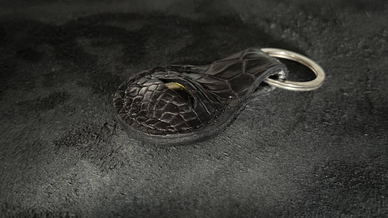 Брелок Dragon Eye з натуральної шкіри крокодила